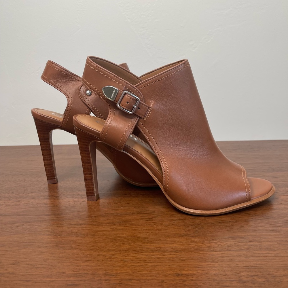Coach Iona Heels